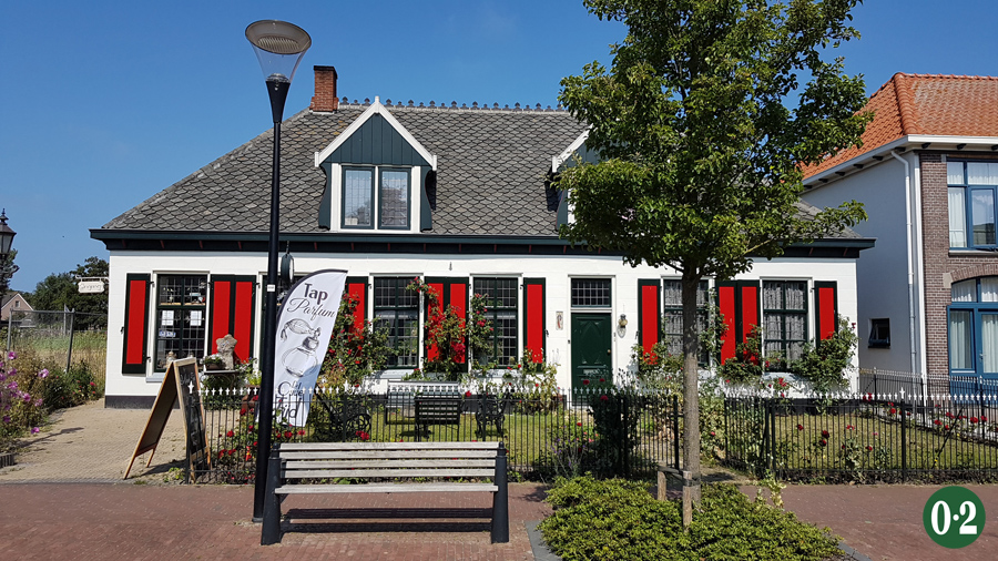 Hübsches Haus mit roten Fensterläden in De Cocksdorp!